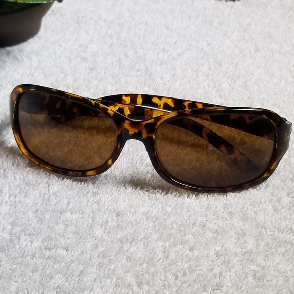Lovely Brown Tortoise Sunglasses - Picture 4 of 8